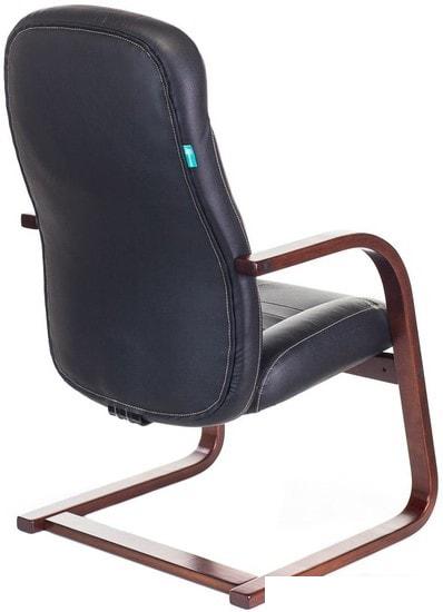 Офисный стул Бюрократ T-9923WALNUT-AV (черный)