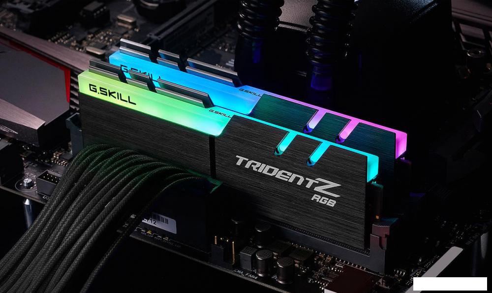 Оперативная память G.Skill Trident Z RGB 2x16GB DDR4 PC4-28800 F4-3600C18D-32GTZR