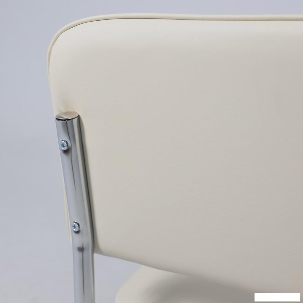 Офисный стул AksHome Славия (искусственная кожа, кремовый/хром)