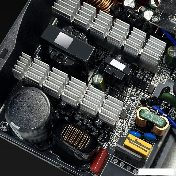 Блок питания Ocypus Gamma P750 Gamma-P750-W1HDBK024X-EU