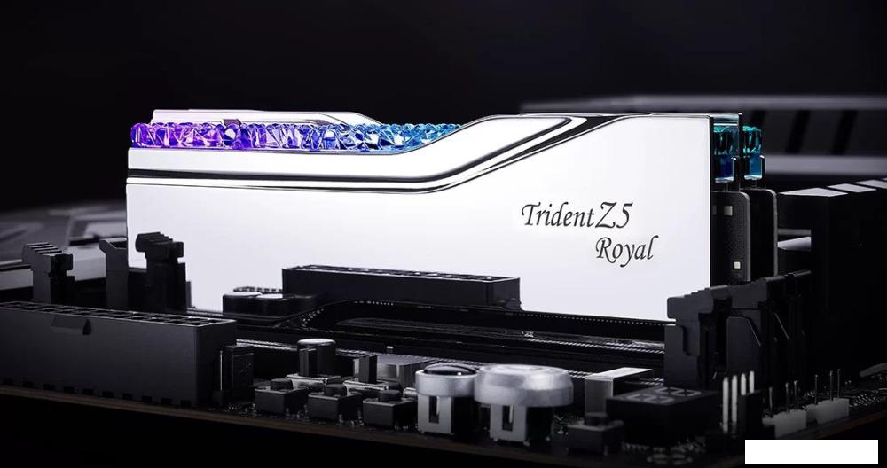 Оперативная память G.Skill Trident Z5 Royal 2x16ГБ DDR5 6800 МГц F5-6800J3445G16GX2-TR5S