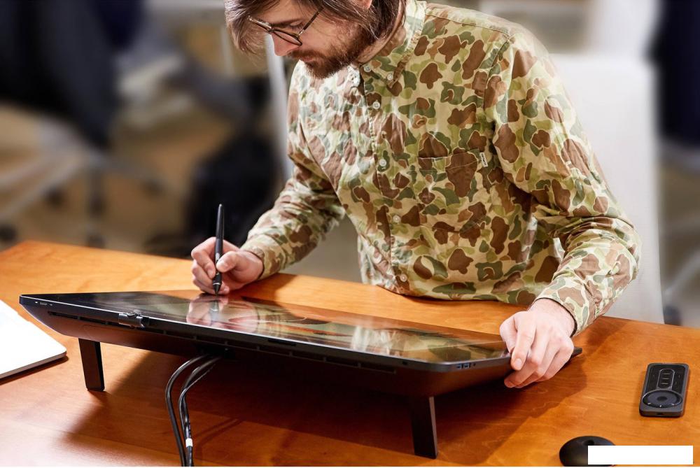 Графический монитор Wacom Cintiq Pro 24 DTH-2420