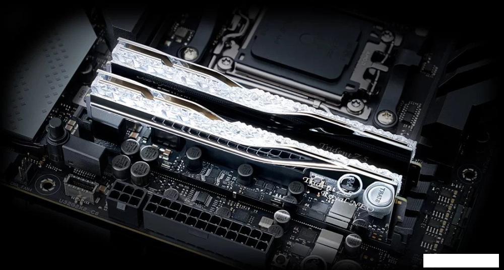 Оперативная память G.Skill Trident Z5 Royal Neo 2x32ГБ DDR5 6000 МГц F5-6000J2836G32GX2-TR5NS