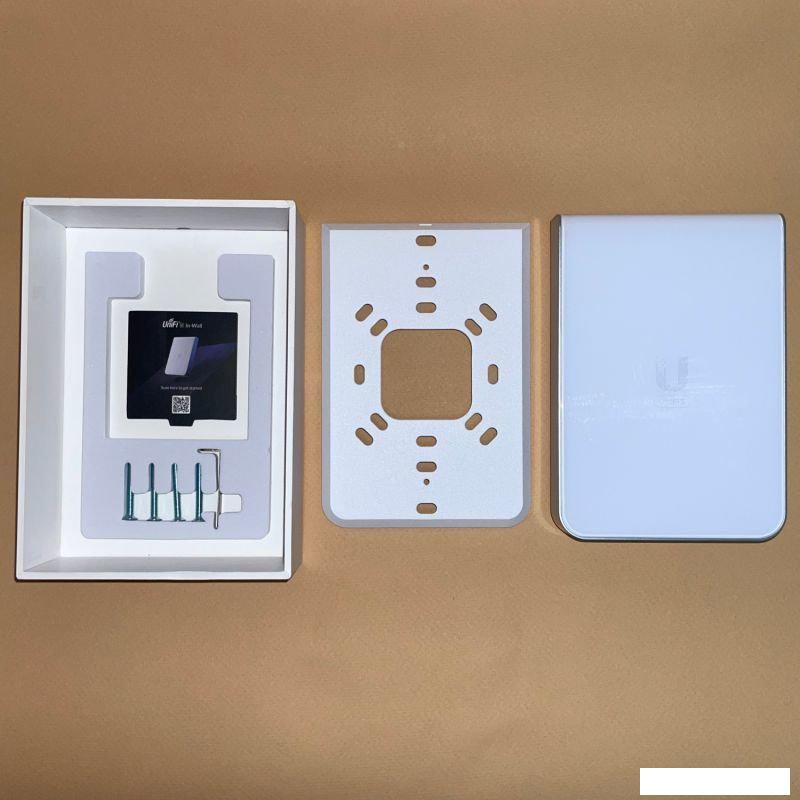 Точка доступа Ubiquiti UniFi 6 In-Wall AP U6-IW