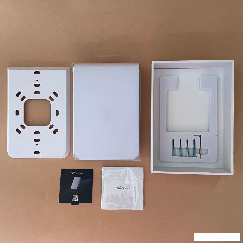 Точка доступа Ubiquiti UniFi 6 In-Wall AP U6-IW