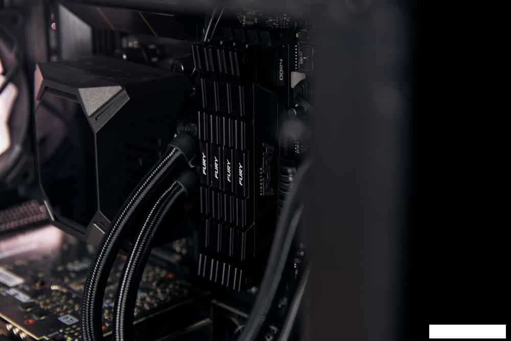 Оперативная память Kingston FURY Renegade 32ГБ DDR4 3600МГц KF436C18RB2/32