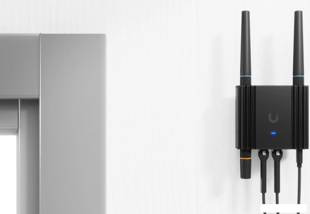 Мобильный 4G Wi-Fi роутер Ubiquiti Mobile Router Ultra
