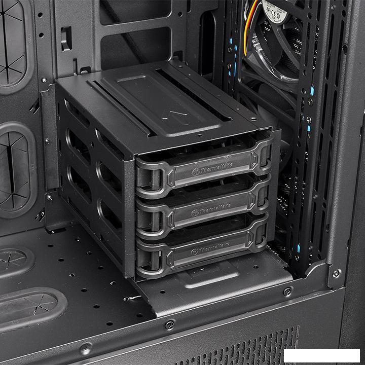 Корпус Thermaltake Core X71 [CA-1F8-00M1WN-00]