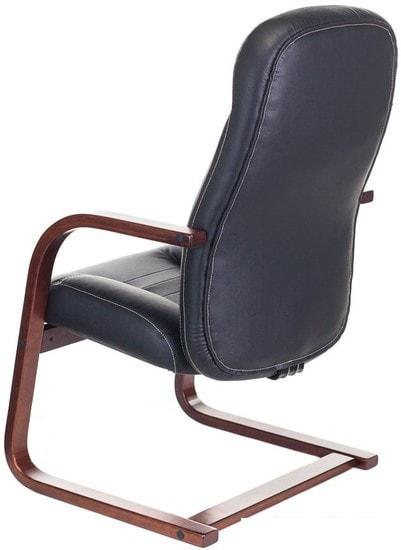Офисный стул Бюрократ T-9923WALNUT-AV (черный)