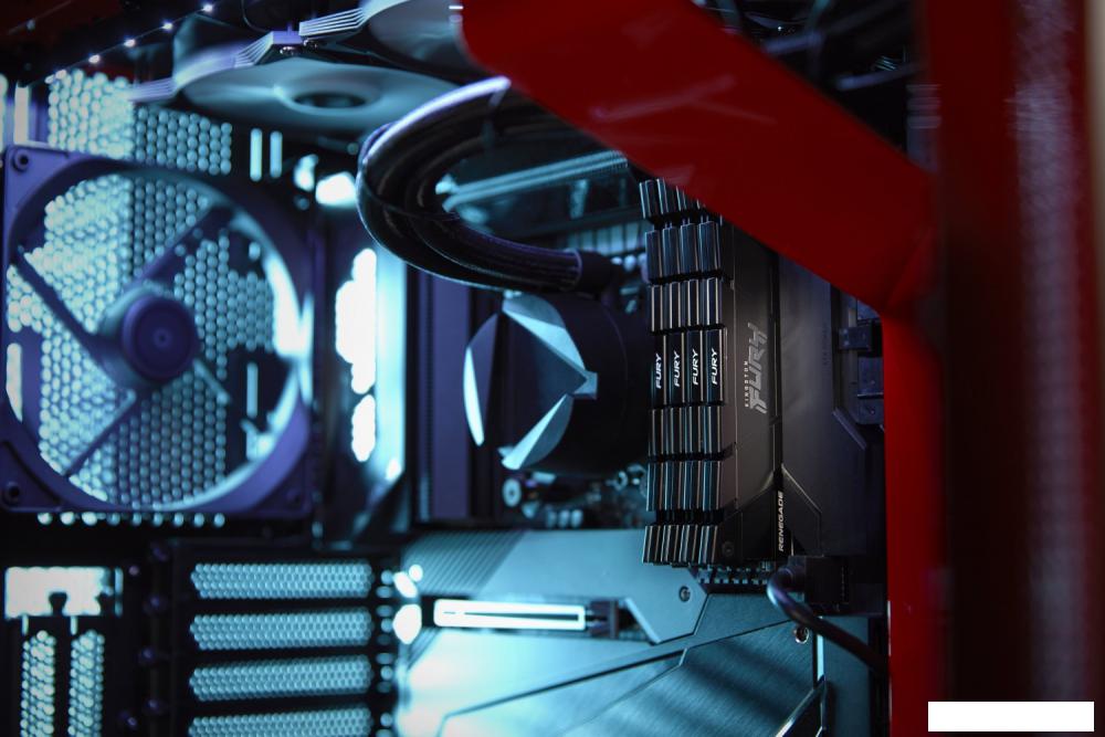 Оперативная память Kingston FURY Renegade 32ГБ DDR4 3600МГц KF436C18RB2/32