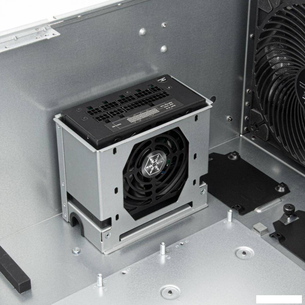 Корпус SilverStone RM51